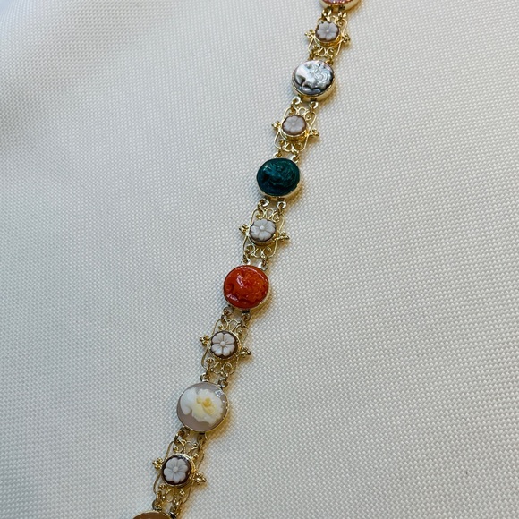 Estate Victorian Revival 14K Gold Carved Shell Cameo Filigree Floral Bracelet - Picture 9 of 11